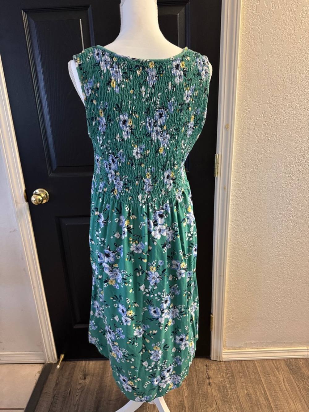 croft & barrow Green Floral Maxi Dress with Smocked Bodice - Picture 4 of 5